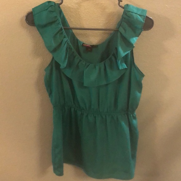 Green blouse - Picture 1 of 2